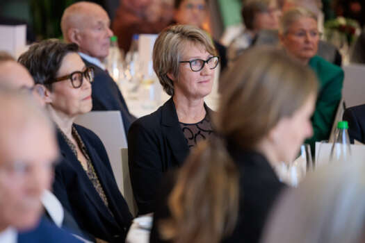 AMSEL Medienpreis Carmen Gonzalez und Frederike Habighorst-Klemm im Publikum © AMSEL e.V.  Jan Potente
