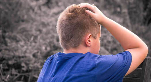 Kind mit Läusebefall