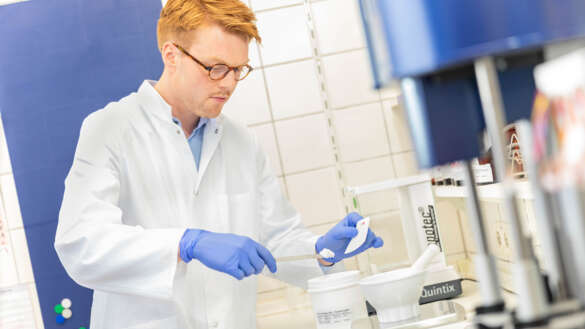 Apotheker Labor Rezeptur Qülle ABDA(1)