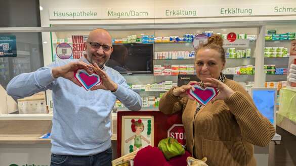 Hilfswerk Spendenübergabe mit Herz