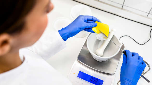 Rezeptur Waage Salbe Qülle ABDA