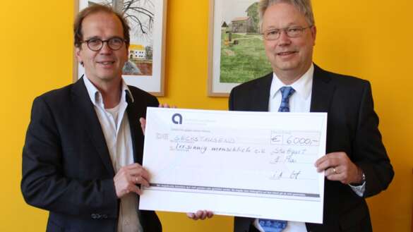 Scheckübergabe Irrsinnig menschlich